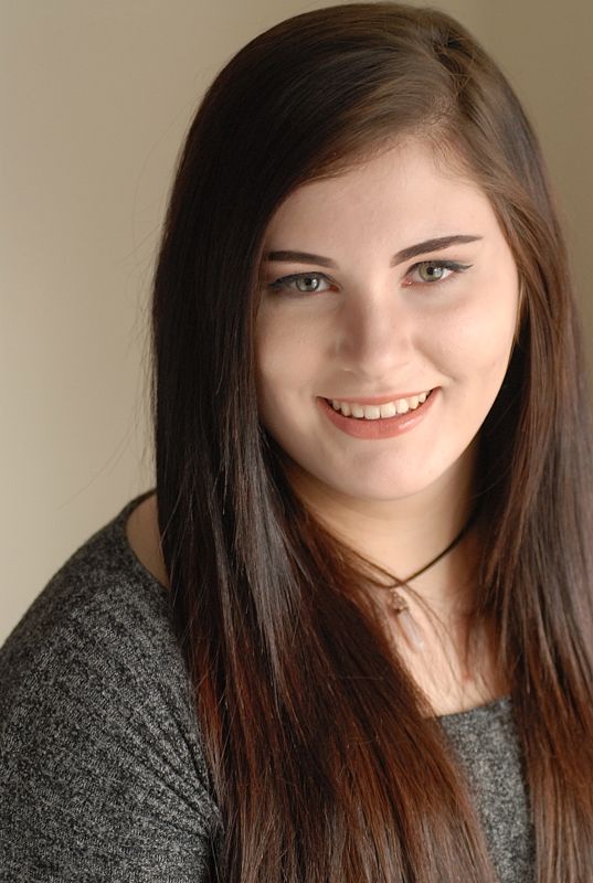 caitlin hawkins headshot